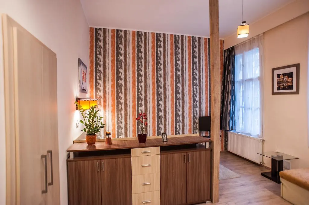 All In Apartman Budapest 0*,