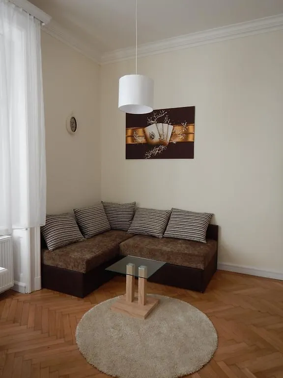 All In Apartman Budapest Apartamento